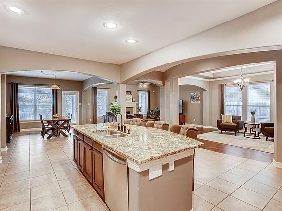 4th image of 4516 Monterosa Ln