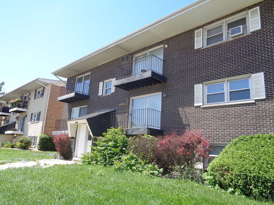 1st image of 10748 S Harlem Ave APT 2N