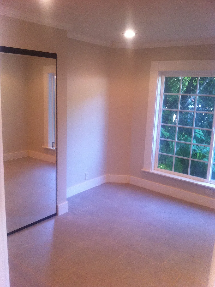 Building Photo - 129 N Toluca St #131