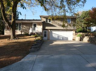 161 Circle Dr, Jackson, MN 56143