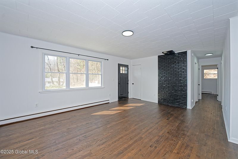 5th image of 38 Greenwood Road