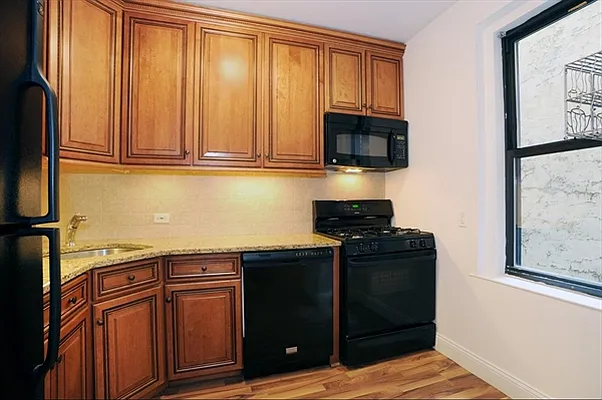 Sold by Citi Habitats | media 18