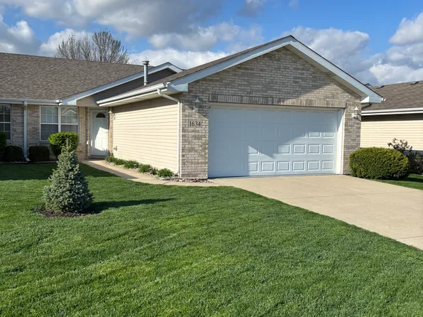 1634 Golden Oak Dr, Crown Point, IN 46307