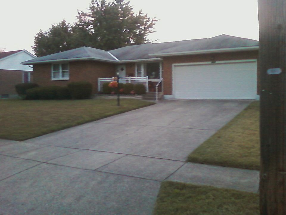 house with 2 car garage