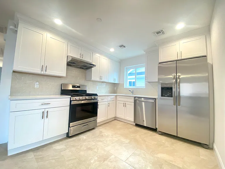 881 Sinclair Ave #2F — Photo 6