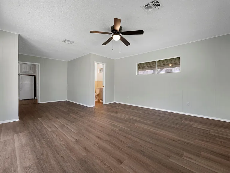 1511 Maple Ave — Photo 9