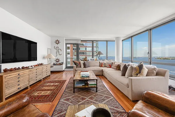 Rented by Compass | media 23