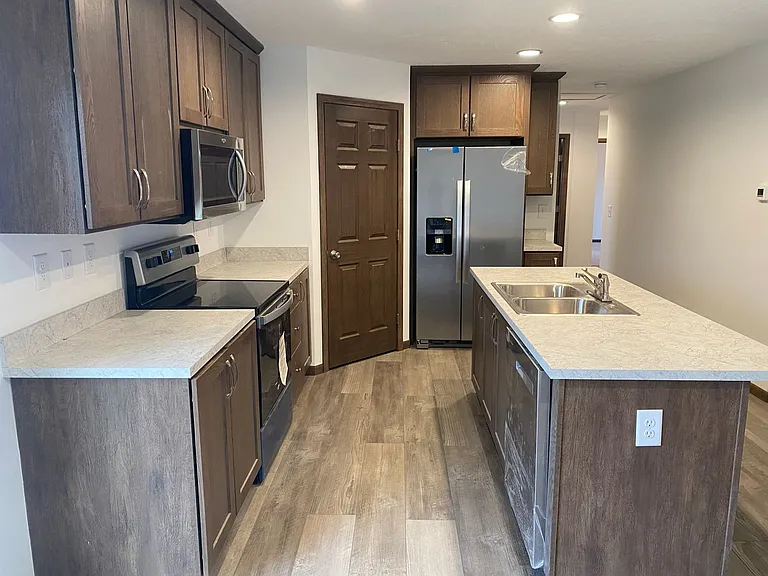 306 S Elm St — Photo 5