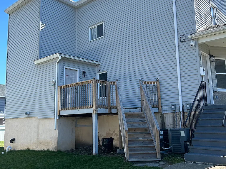 1202-1206 W Elm St #1W — Photo 2