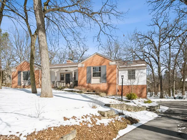 6401 Blackhawk Trl, Indian Head Park, IL 60525