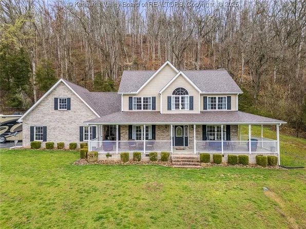 3757 Hurricane Creek Rd, Hurricane, WV 25526
