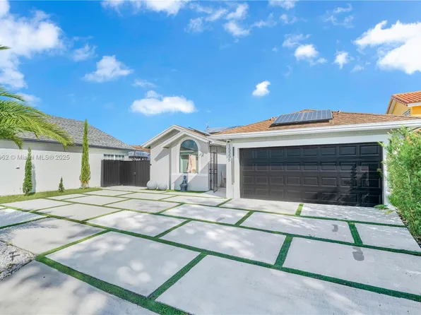 15555 SW 57th Ter, Miami, FL 33193