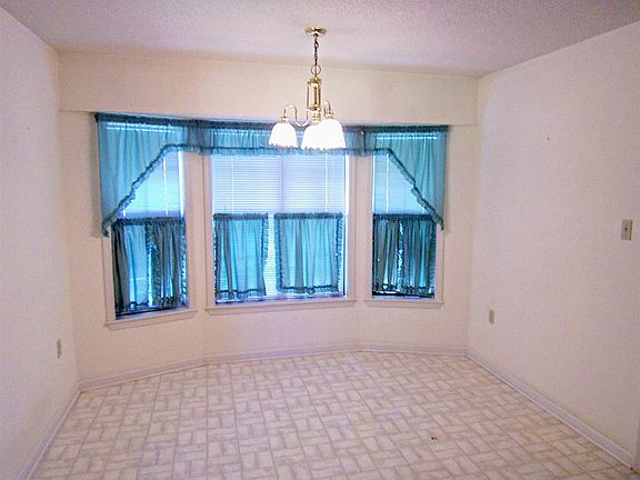 4th image of 1121 Lee Dr