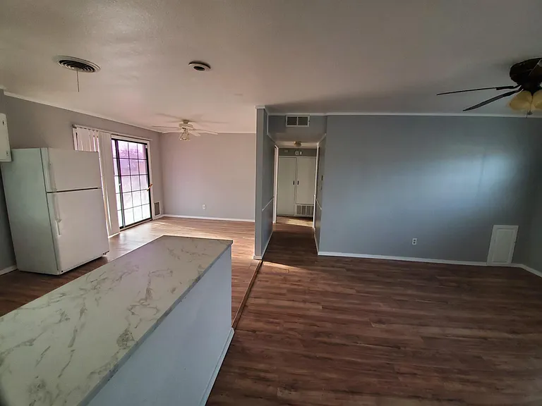 5019 Bowie St — Photo 8