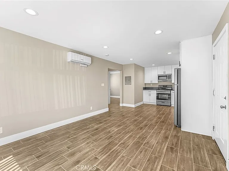2417 W Stanford St — Photo 14
