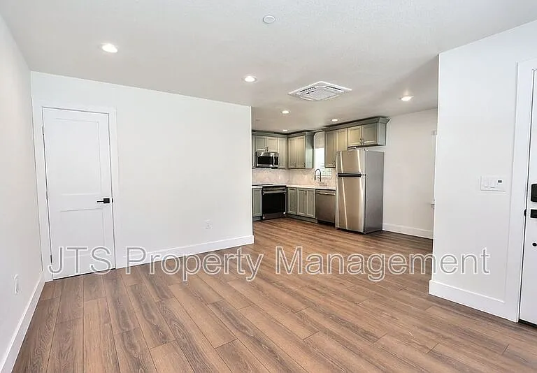 4712 65th St — Photo 14
