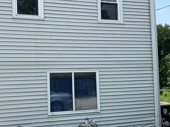 2nd image of 512 Clearwater Dr #A