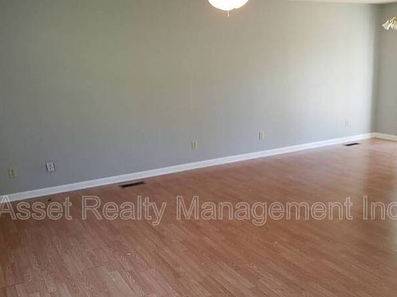 4th image of 134 Oakview Dr Unit B