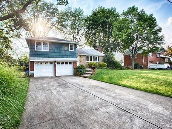 2nd image of 3225 Georgian Ln