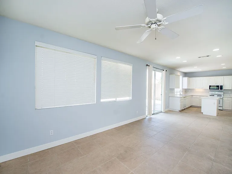 4085 Castaway Cv — Photo 16
