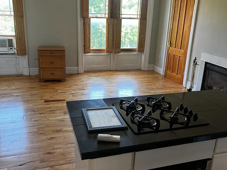 572 Madison Ave — Photo 2
