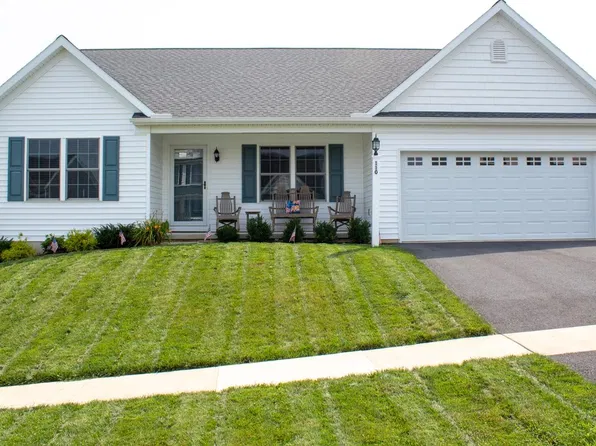 110 Creekside Dr, New Providence, PA 17560