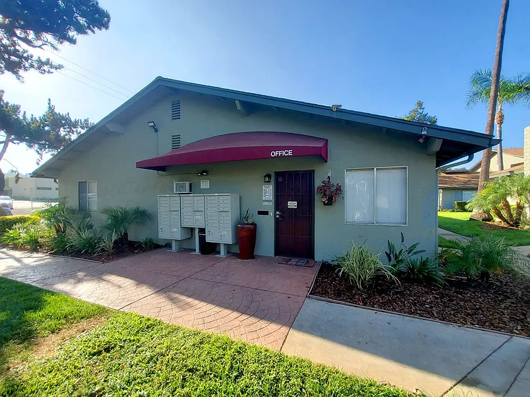 Anza Oaks Apartments — Photo 27