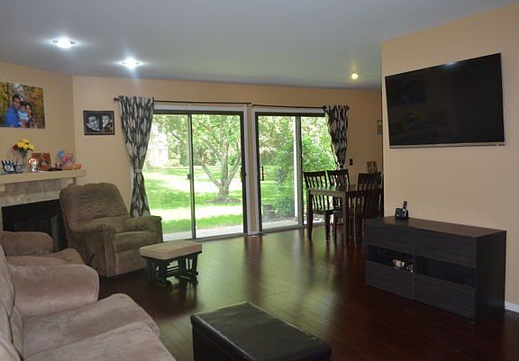 2nd image of 498 Thornhill Ln APT B1