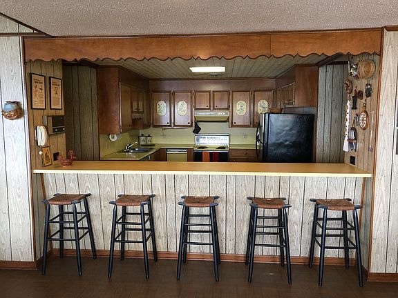 Kitchen and Bar