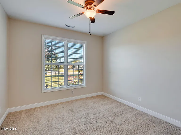 Elizabeth Edwards Ct — Photo 18