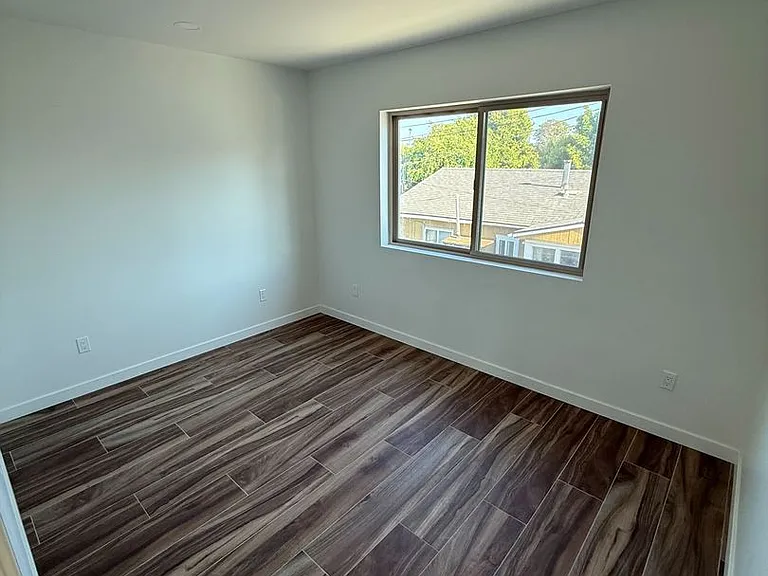 835 Opal St — Photo 16