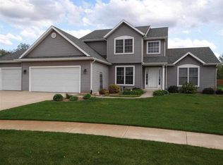 13806 Hearthwood Ct, Granger, IN 46530