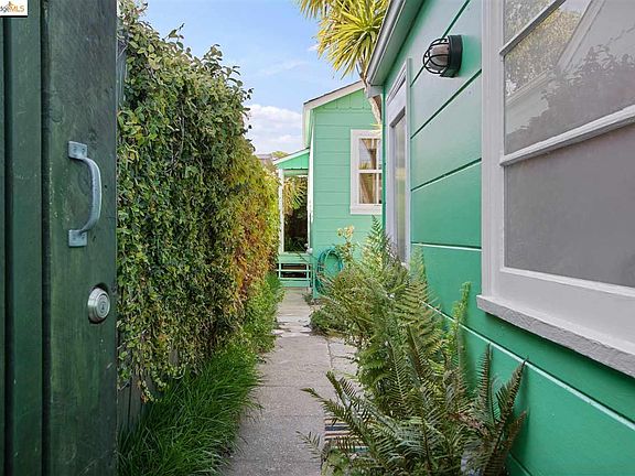 4th image of 6215 Santa Cruz Ave