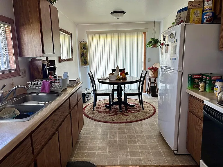415 Arthur Ct #1 — Photo 15