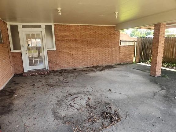5th image of 310 Estate Dr