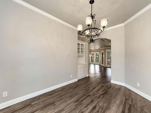 5th image of 101 Sugartree Cir