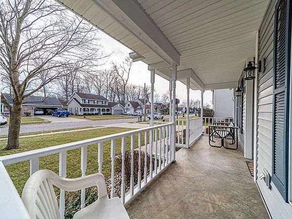 3rd image of 3818 Fern Hill Dr