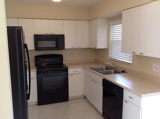 2nd image of 7901 Killian Dr