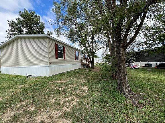 5th image of 1440 W Plum St #206
