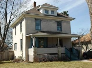 630 Prospect St, Elgin, IL 60120