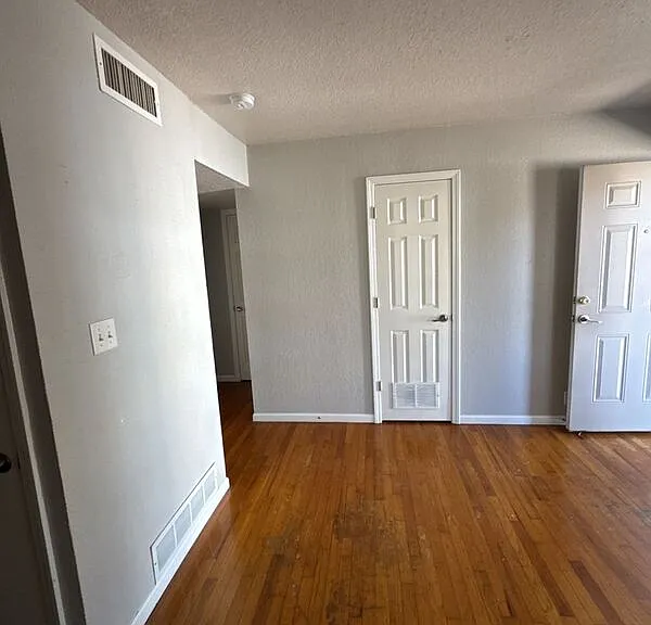 1403 Tennessee St #9 — Photo 2
