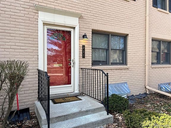 2nd image of 721 N Eton St