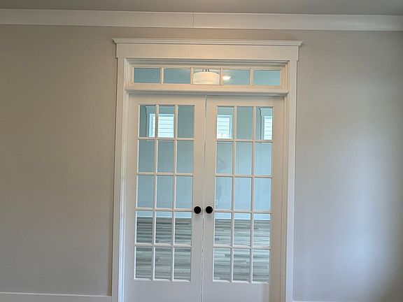 3rd image of 28 Chickadee Ct