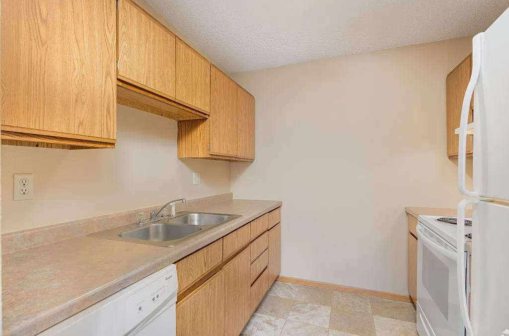 Cobblestone Square Apartments — Photo 2