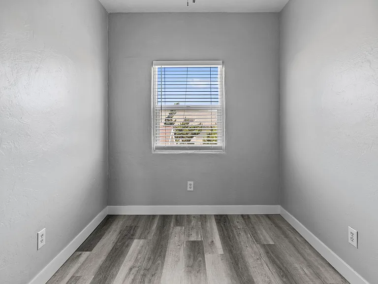 820 Lime Avenue — Photo 21