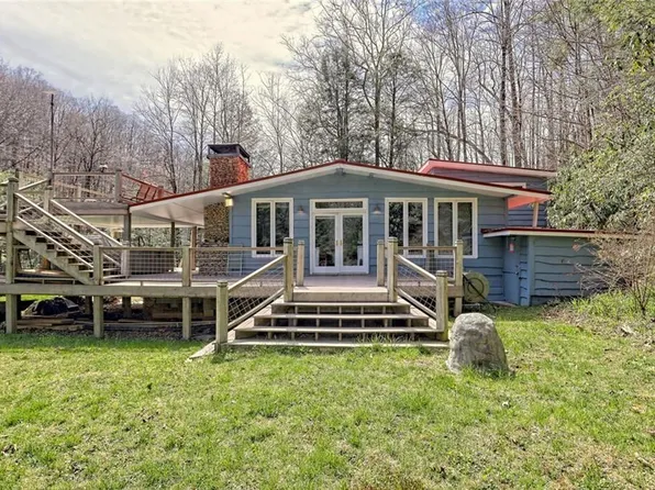2960 Tate City City Rd, Hayesville, NC 28904