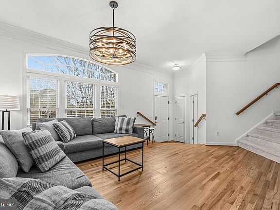 3rd image of 43003 Golf View Dr