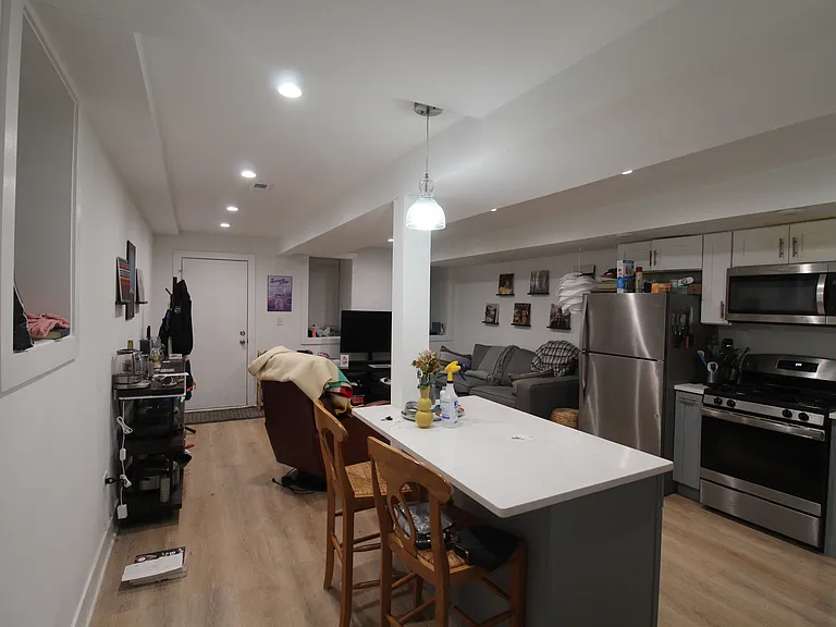 1544 N Bosworth Ave #G — Photo 4