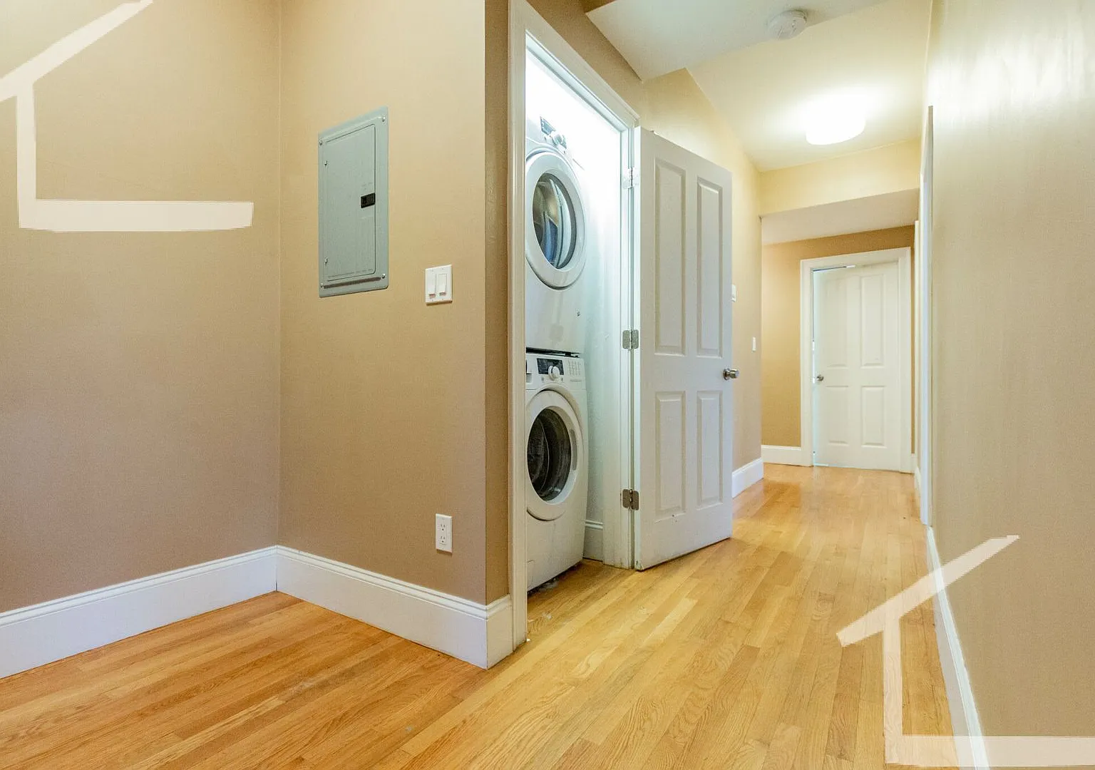 Worth the Walk! Modern 4bd/2bath in Brookline — Photo 3