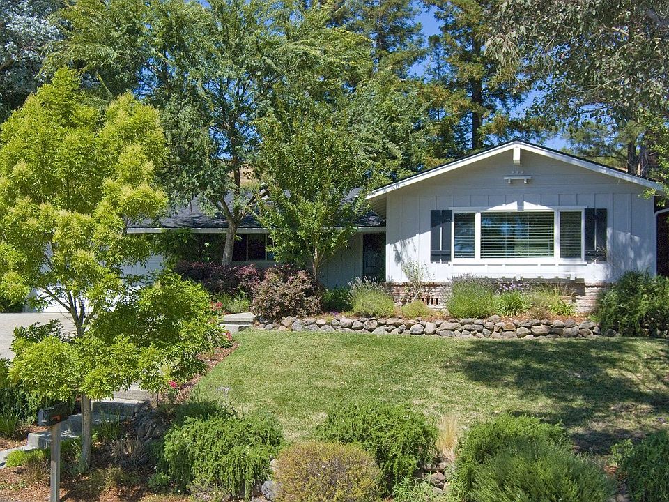 1st image of 1119 Larch Ave